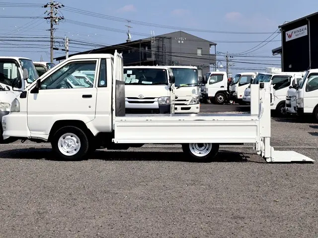 トヨタ ライトエーストラック GK-KM70(2WD)の写真13