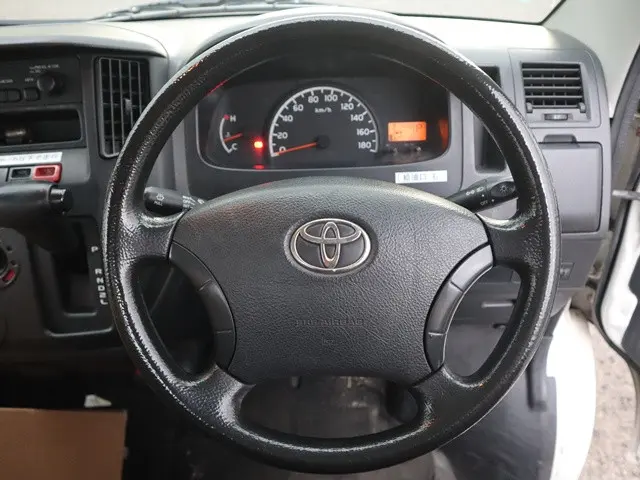 トヨタ タウンエーストラック DBF-S402U(2WD)の写真4