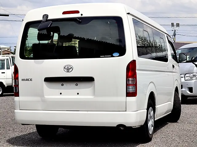 トヨタ ハイエース CBA-TRH214W(2WD)の写真3