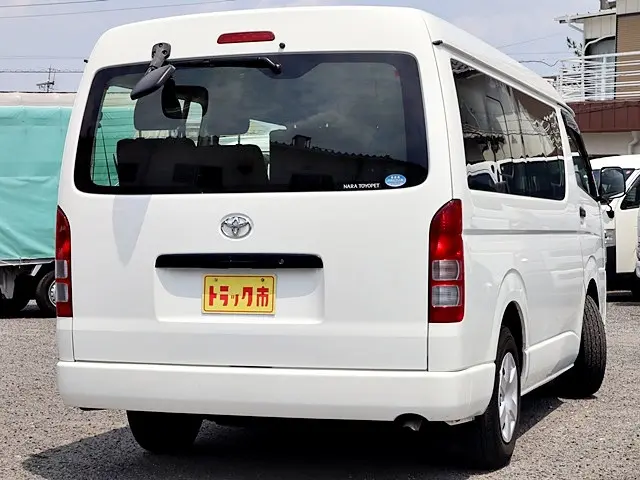 トヨタ ハイエース CBA-TRH214W(2WD)の写真5