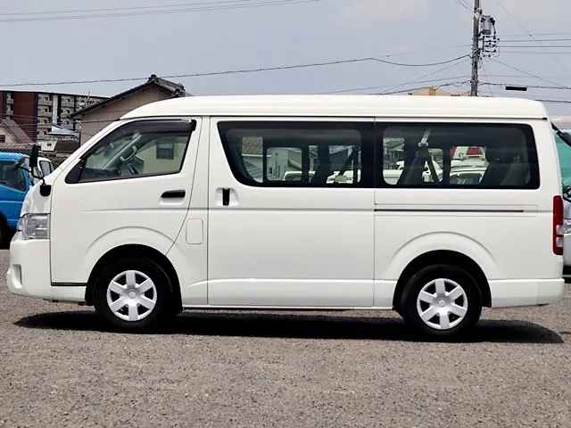 トヨタ ハイエース CBA-TRH214W(2WD)の写真9