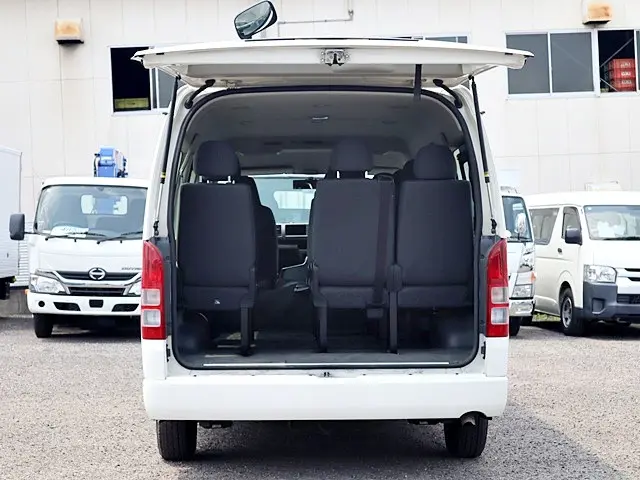 トヨタ ハイエース CBA-TRH214W(2WD)の写真11
