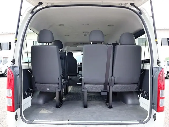 トヨタ ハイエース CBA-TRH214W(2WD)の写真12