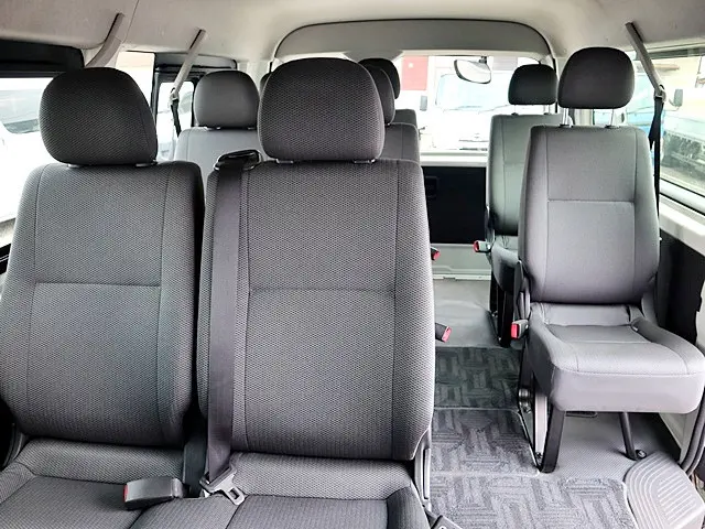 トヨタ ハイエース CBA-TRH214W(2WD)の写真14