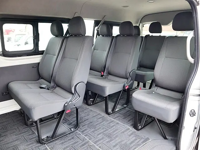 トヨタ ハイエース CBA-TRH214W(2WD)の写真15