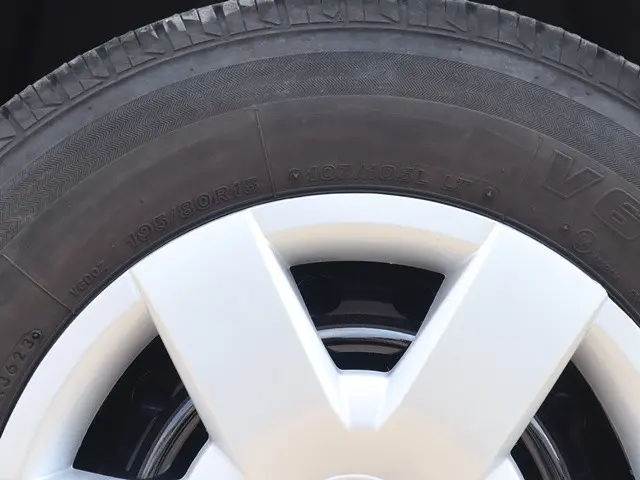 トヨタ ハイエース CBA-TRH214W(2WD)の写真20
