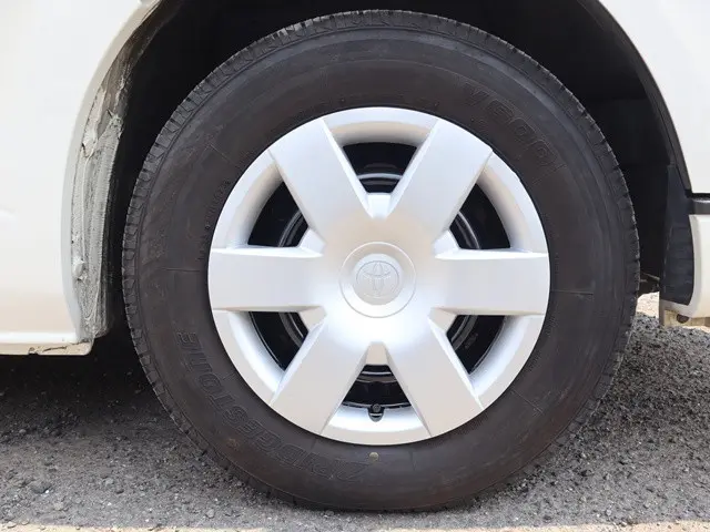 トヨタ ハイエース CBA-TRH214W(2WD)の写真21
