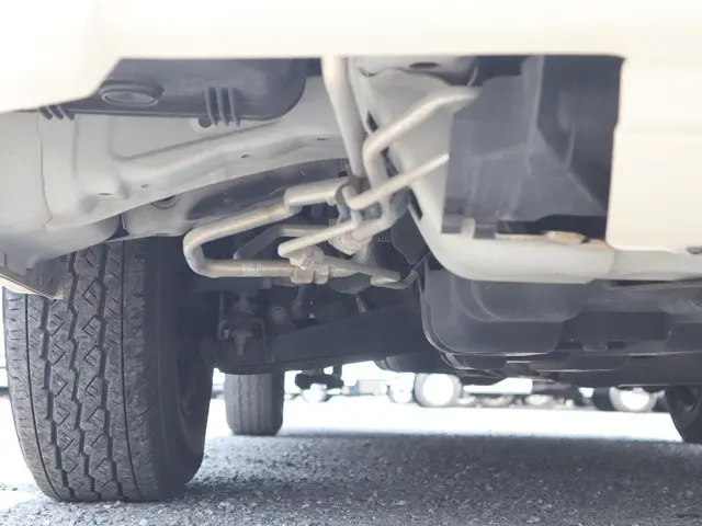 トヨタ ハイエース CBA-TRH214W(2WD)の写真22