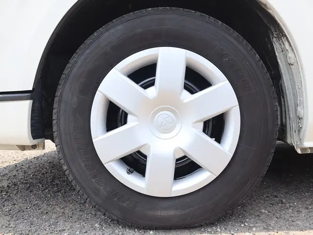 トヨタ ハイエース CBA-TRH214W(2WD)の写真24