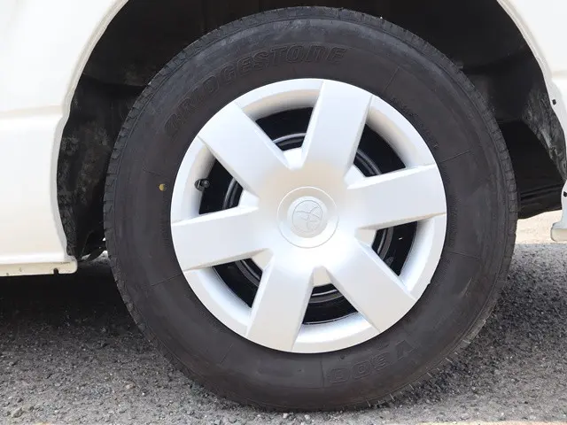 トヨタ ハイエース CBA-TRH214W(2WD)の写真25