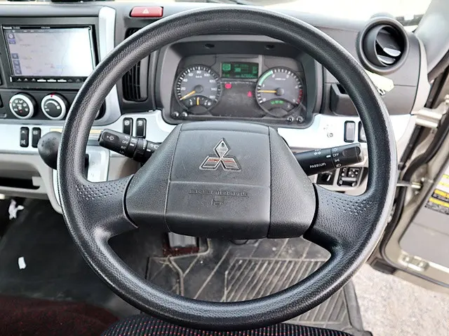 三菱 キャンター 2PG-FEB80(2WD)の写真4