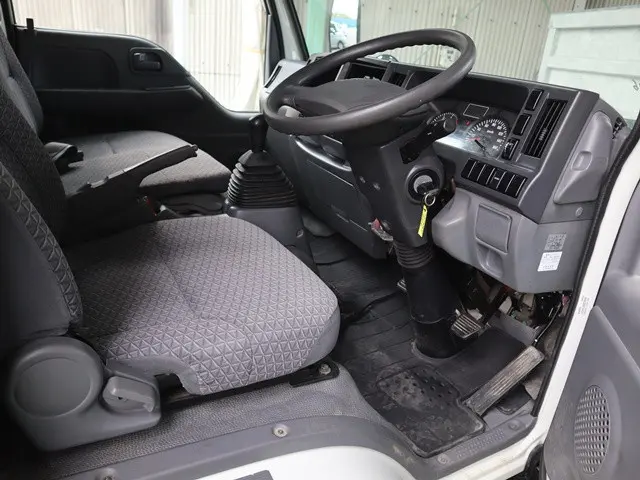 いすゞ エルフ TKG-NHR85A(2WD)の写真30