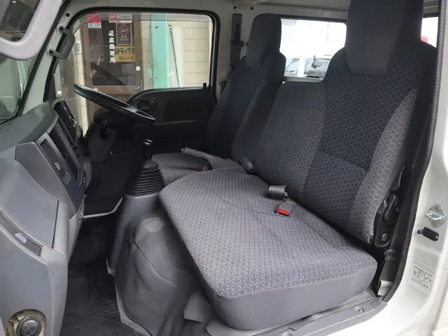 いすゞ エルフ TKG-NHR85A(2WD)の写真33