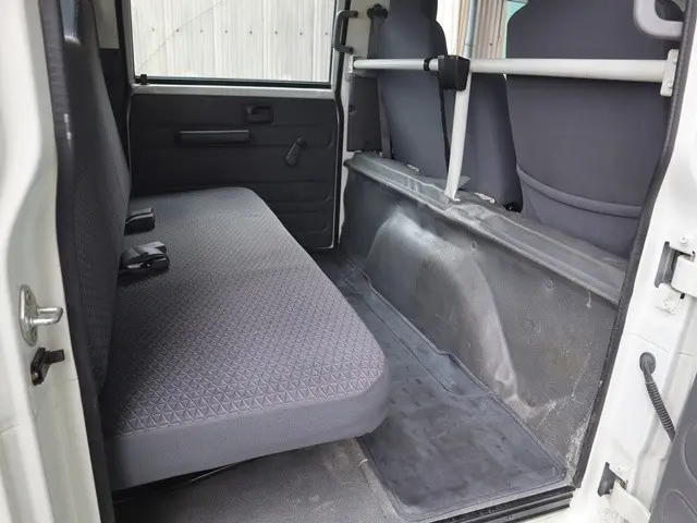 いすゞ エルフ TKG-NHR85A(2WD)の写真34