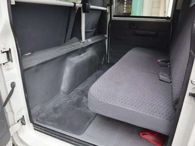 いすゞ エルフ TKG-NHR85A(2WD)の写真36