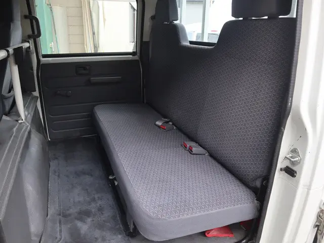 いすゞ エルフ TKG-NHR85A(2WD)の写真37