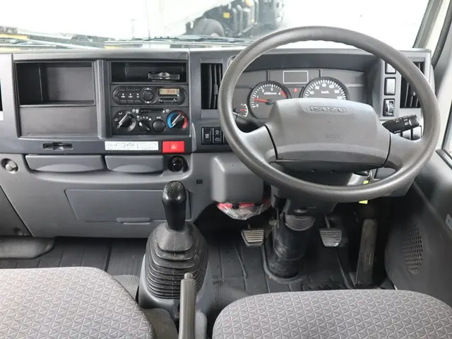 いすゞ エルフ TKG-NHR85A(2WD)の写真38
