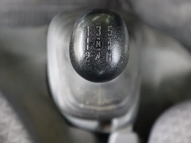 いすゞ エルフ TKG-NHR85A(2WD)の写真40