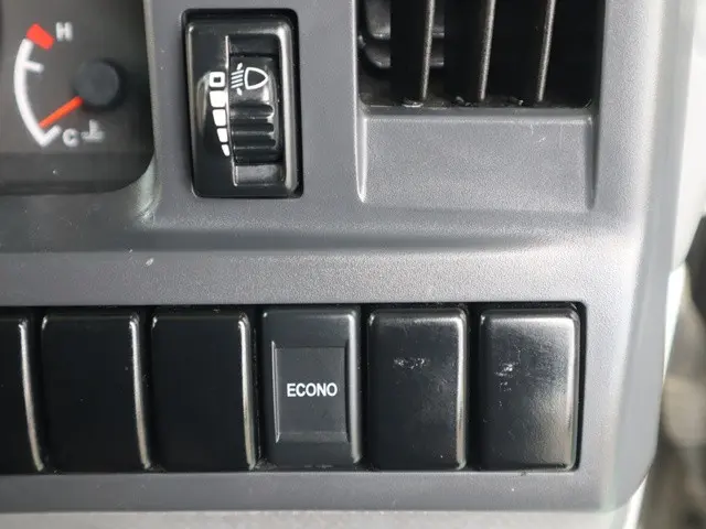いすゞ エルフ TKG-NHR85A(2WD)の写真42