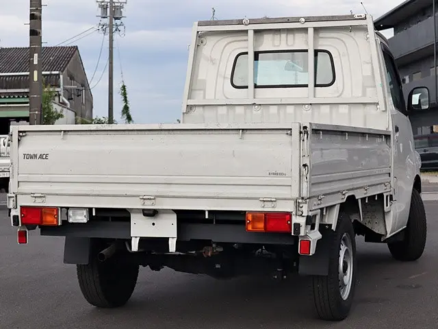 トヨタ タウンエーストラック 5BF-S403U(2WD)の写真3