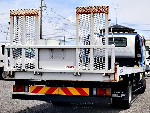 いすゞ エルフ TRG-NPR85AN(2WD)の写真3