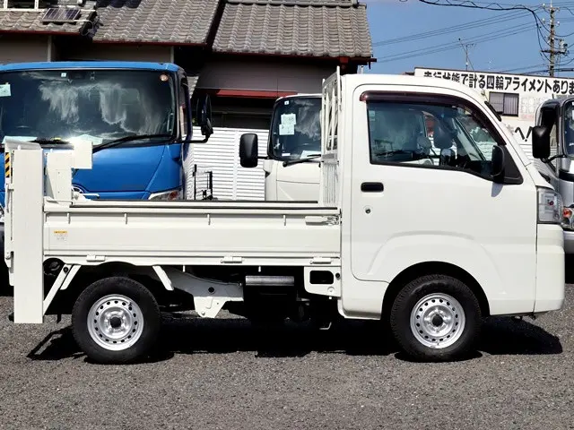 ダイハツ ハイゼットトラック EBD-S500P(2WD)の写真8
