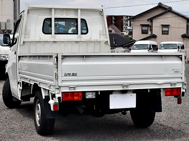 トヨタ ライトエーストラック DBF-S402U(2WD)の写真2