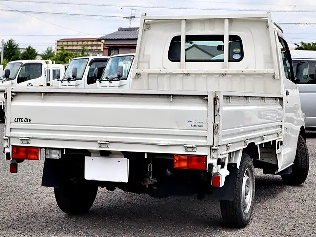 トヨタ ライトエーストラック DBF-S402U(2WD)の写真3