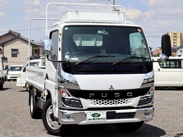 三菱 キャンター 2RG-FBAV0(2WD)の写真4
