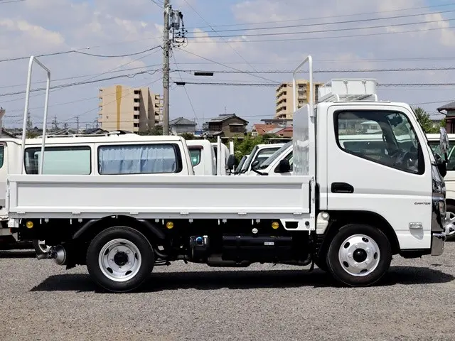 三菱 キャンター 2RG-FBAV0(2WD)の写真8