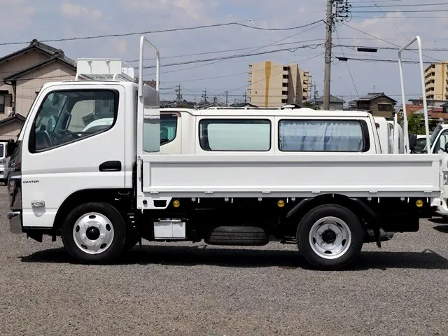 三菱 キャンター 2RG-FBAV0(2WD)の写真9