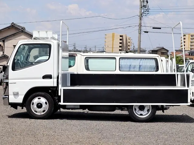 三菱 キャンター 2RG-FBAV0(2WD)の写真12