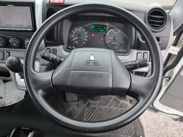 三菱 キャンター TPG-FBA00(2WD)の写真4