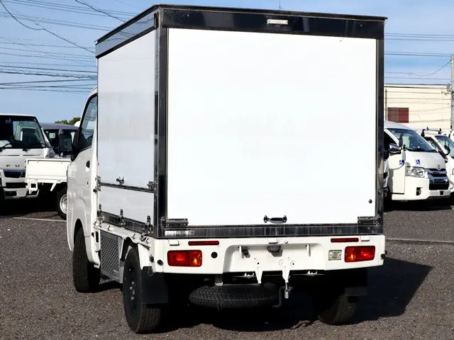 ダイハツ ハイゼットトラック EBD-S510P(4WD)の写真2