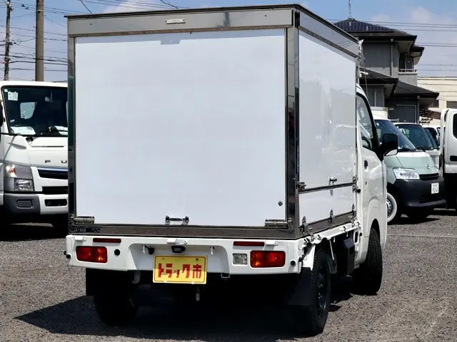 ダイハツ ハイゼットトラック EBD-S510P(4WD)の写真5