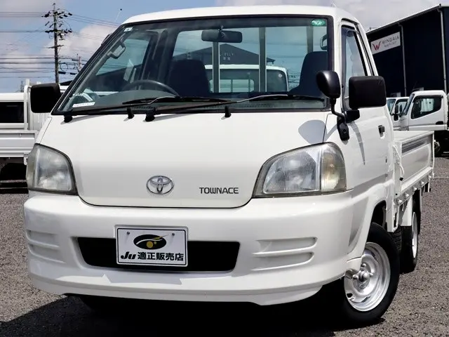 トヨタ タウンエーストラック GK-KM70(2WD)の写真2