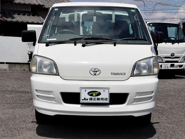 トヨタ タウンエーストラック GK-KM70(2WD)の写真3