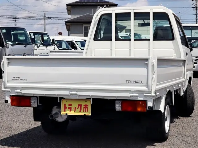 トヨタ タウンエーストラック GK-KM70(2WD)の写真5