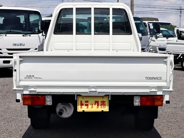 トヨタ タウンエーストラック GK-KM70(2WD)の写真6