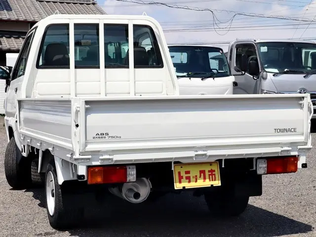 トヨタ タウンエーストラック GK-KM70(2WD)の写真7