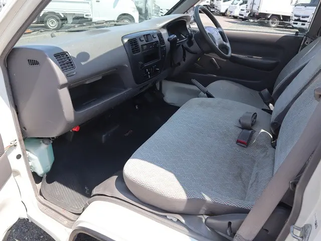 トヨタ タウンエーストラック GK-KM70(2WD)の写真32