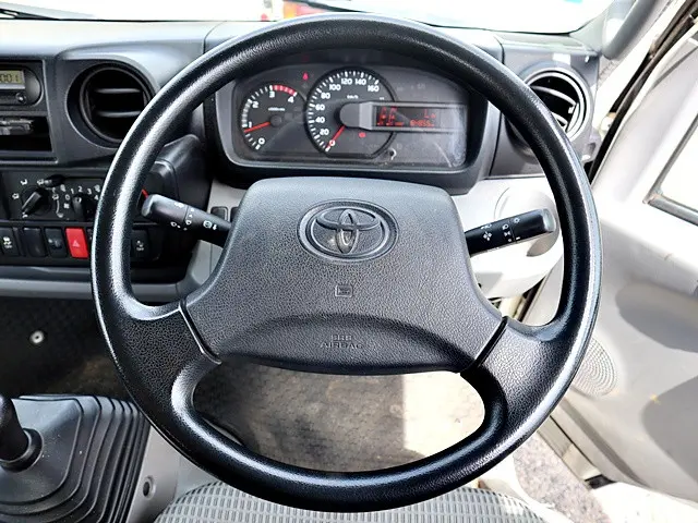 トヨタ ダイナ TKG-XZC605(2WD)の写真4