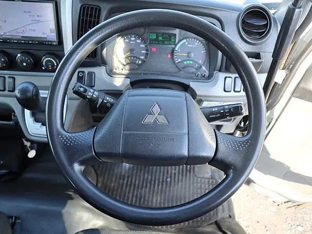 三菱 キャンター TPG-FEA50(2WD)の写真4