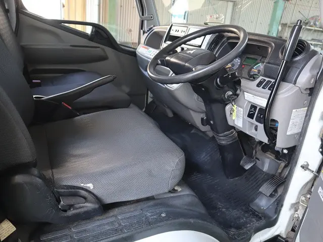 三菱 キャンター TPG-FEA50(2WD)の写真39