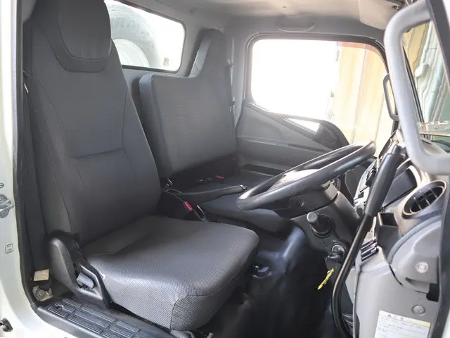 三菱 キャンター TPG-FEA50(2WD)の写真40