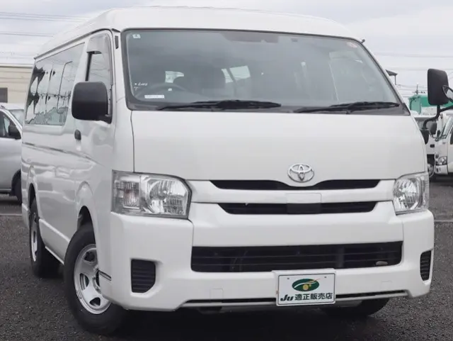 トヨタ ハイエース CBA-TRH214W(2WD)の写真4