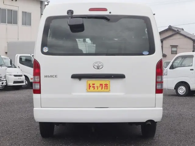 トヨタ ハイエース CBA-TRH214W(2WD)の写真6