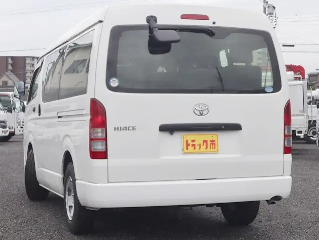 トヨタ ハイエース CBA-TRH214W(2WD)の写真7