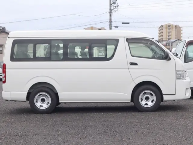トヨタ ハイエース CBA-TRH214W(2WD)の写真8