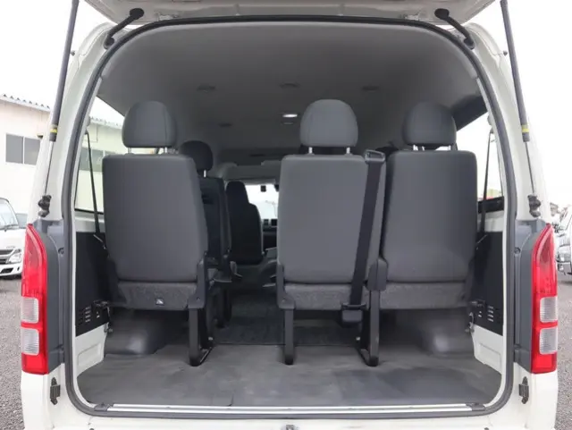 トヨタ ハイエース CBA-TRH214W(2WD)の写真12